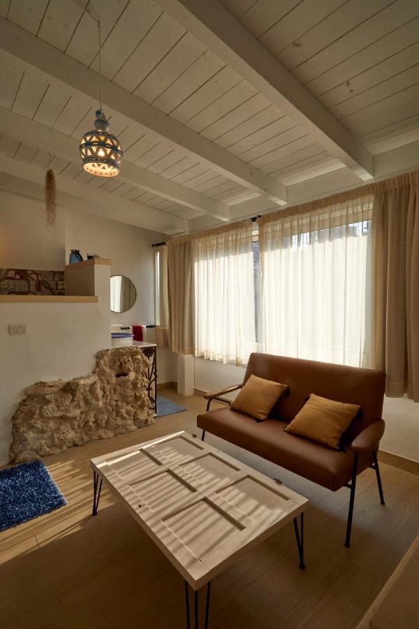 Upstairs - Skylight Apartment Лече Екстериор снимка
