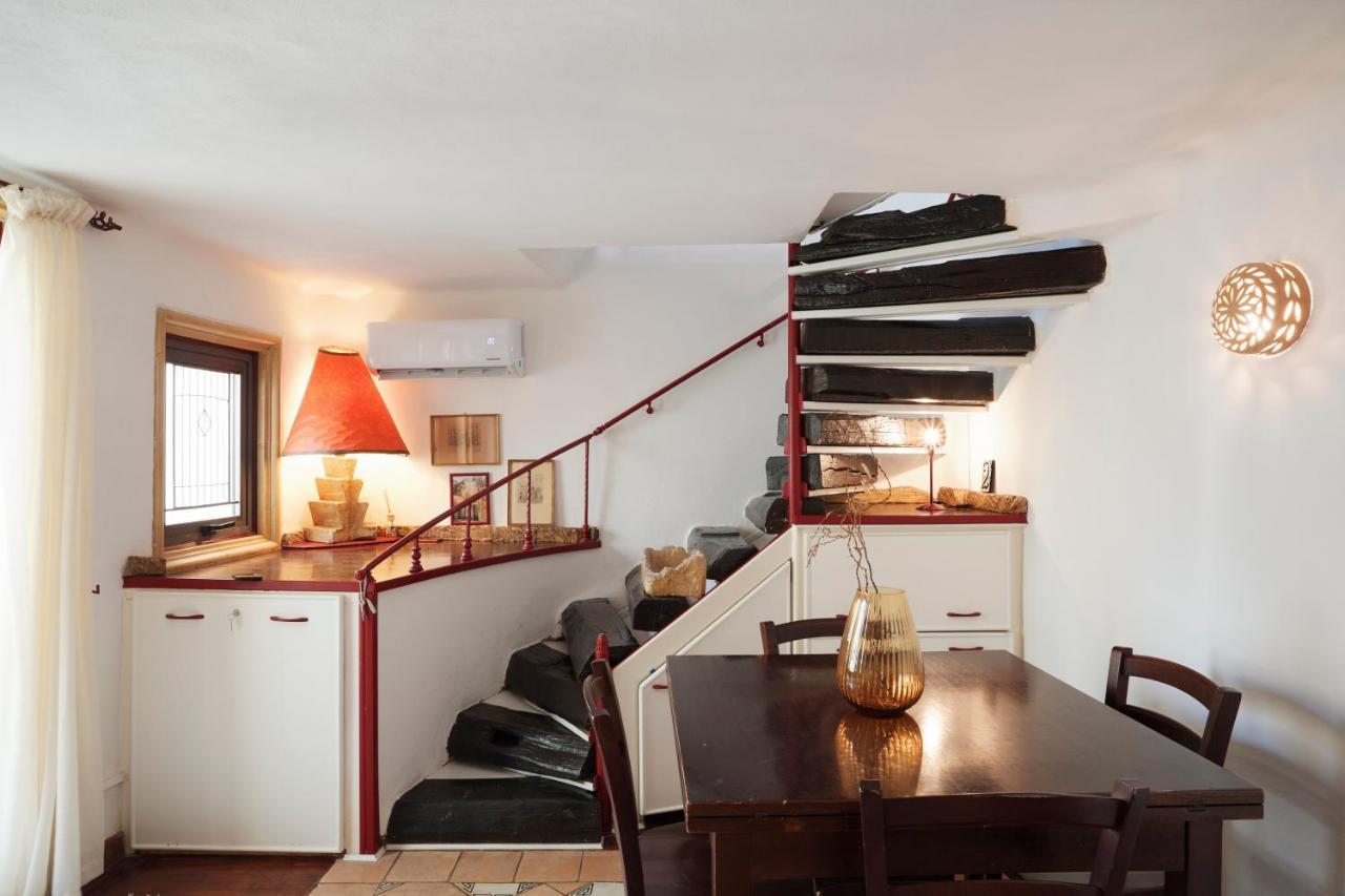Upstairs - Skylight Apartment Лече Екстериор снимка