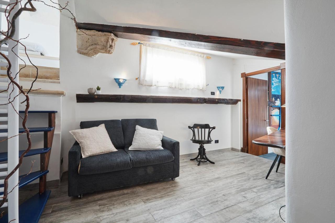Upstairs - Skylight Apartment Лече Екстериор снимка