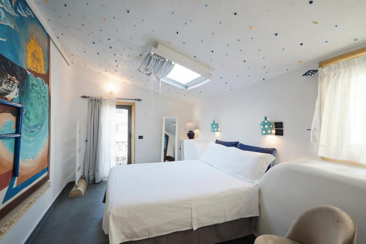 Upstairs - Skylight Apartment Лече Екстериор снимка
