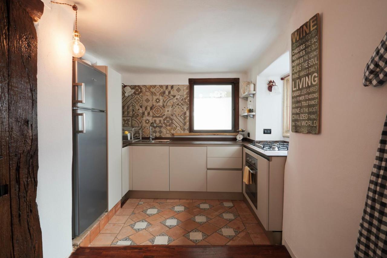 Upstairs - Skylight Apartment Лече Екстериор снимка
