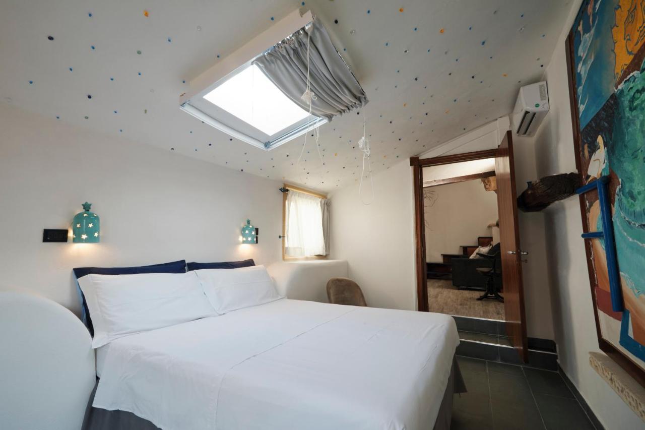 Upstairs - Skylight Apartment Лече Екстериор снимка