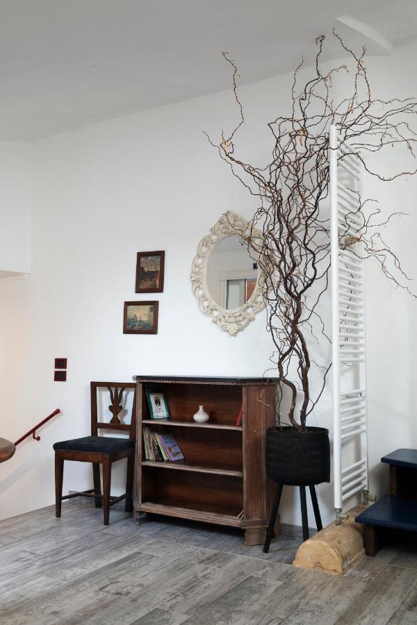 Upstairs - Skylight Apartment Лече Екстериор снимка