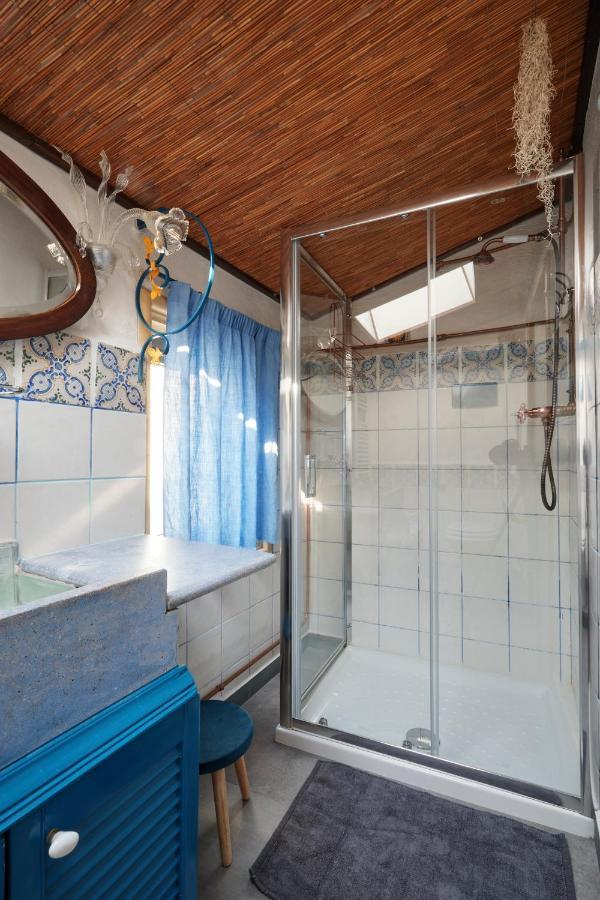 Upstairs - Skylight Apartment Лече Екстериор снимка