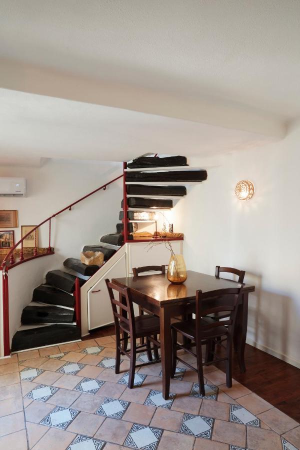Upstairs - Skylight Apartment Лече Екстериор снимка