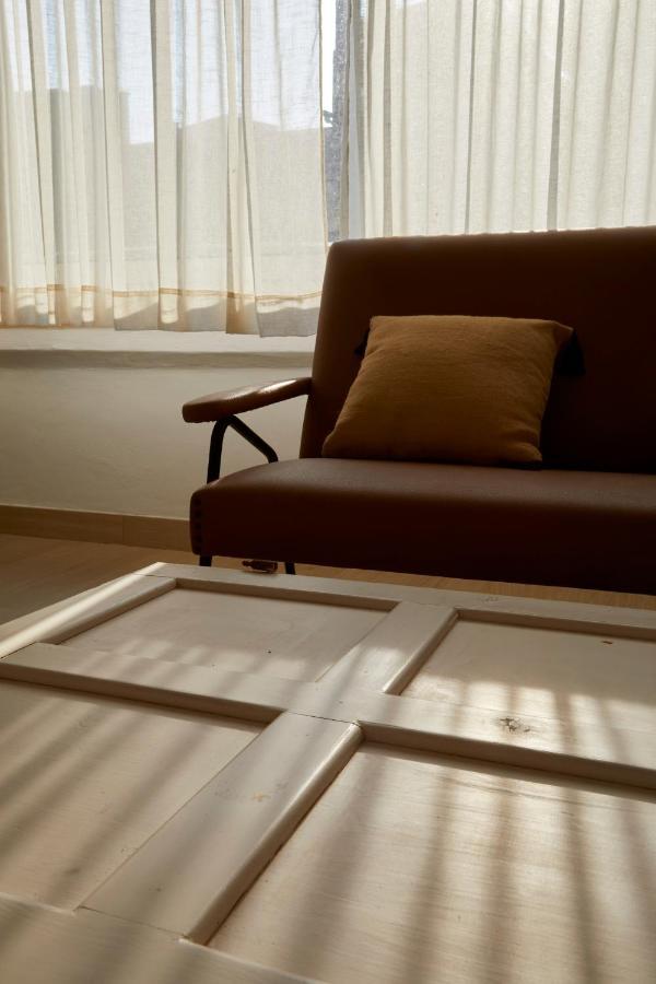 Upstairs - Skylight Apartment Лече Екстериор снимка