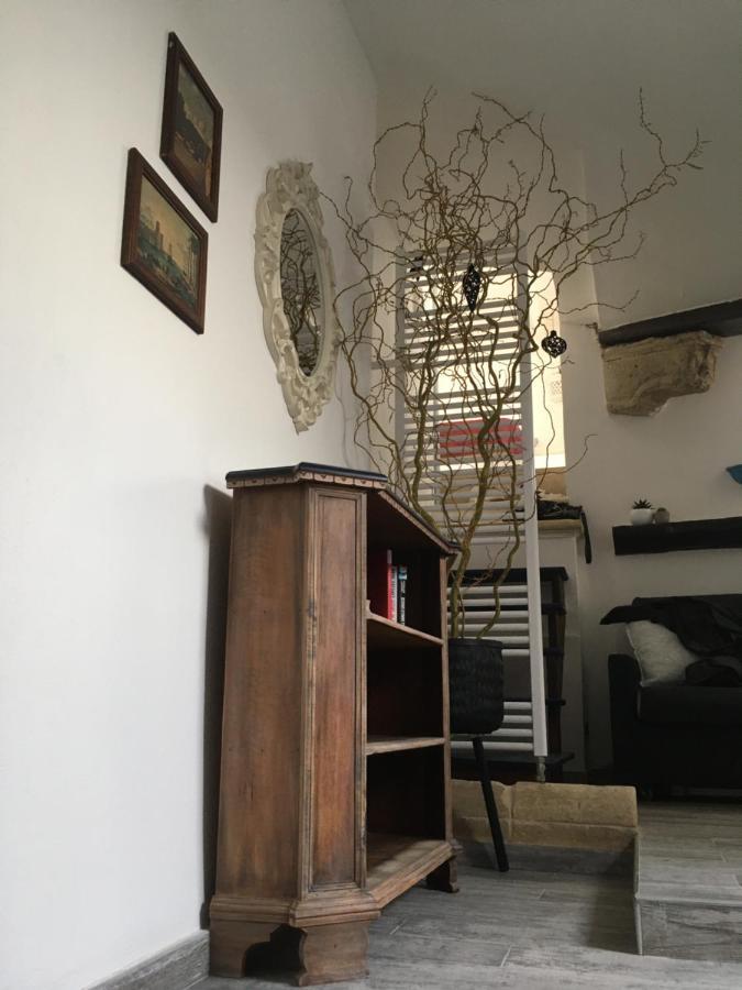 Upstairs - Skylight Apartment Лече Екстериор снимка